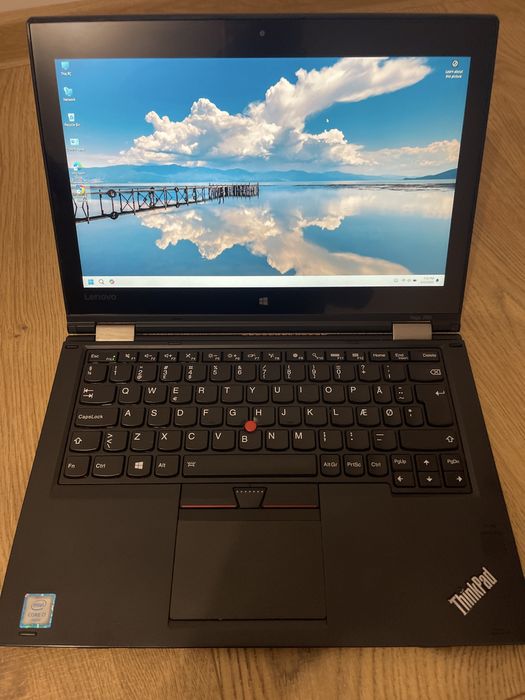 Lenovo Thinkpad Yoga 260 (touchscreen) , i7 Gen 6 , 8 GB RAM
