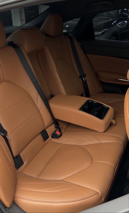 Toyota Avalon Limited full