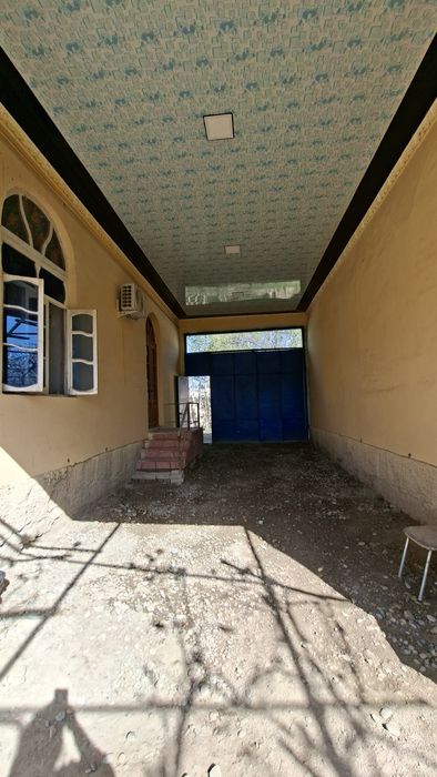 Srochna hovli sotiladi