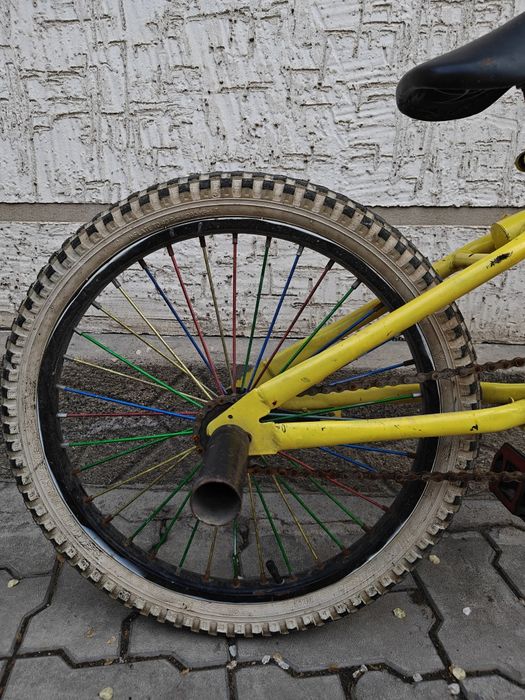 Продам BMX желтый