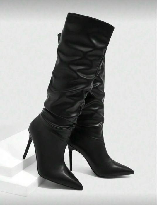 Дамски черни ботуши на висок ток - НОВИ