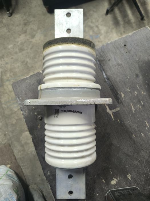 Продам изоляторы