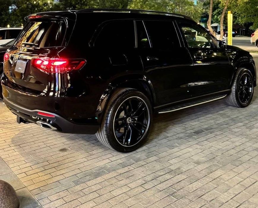 Mercedes-Benz GLS 450 год 2024
