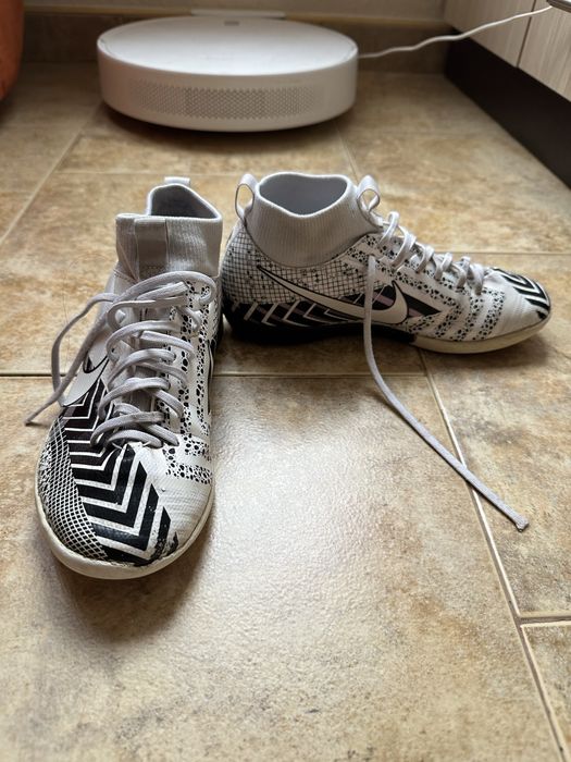 Детски футболни обувки за зала Nike