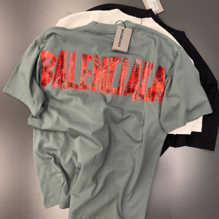 Tricou Balenciaga