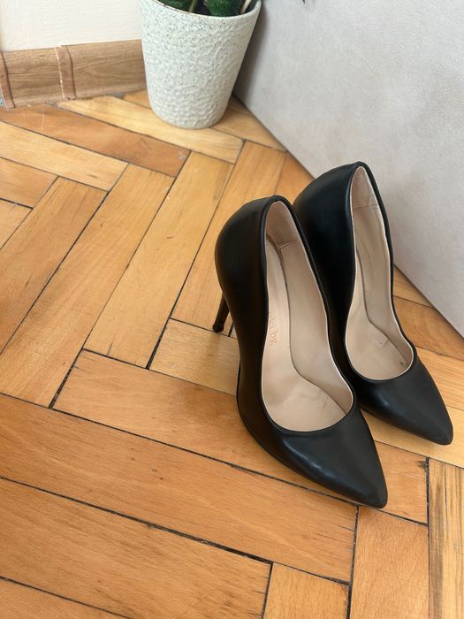 Черни обувки на ток