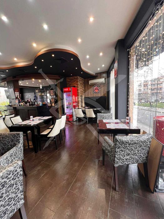Продава се Заведение в Бургас, Изгрев - 220 кв.м за 205 €/кв.м - Снимка #4
