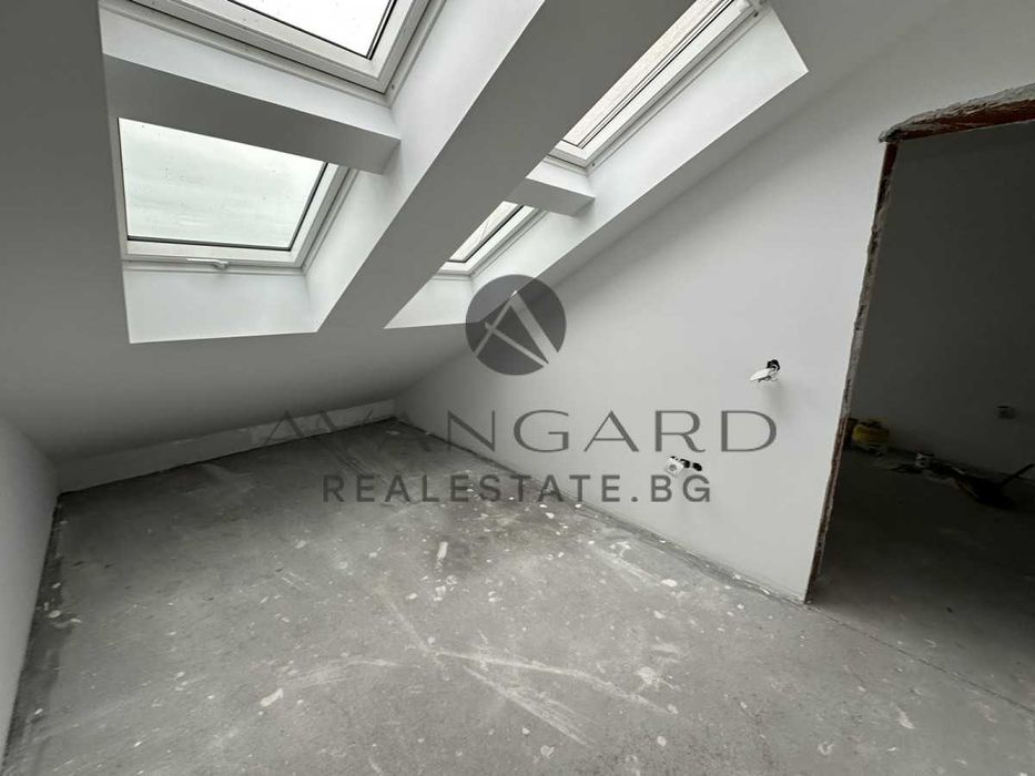 Продава се Тристаен апартамент в Пловдив, Център - 95 кв.м за 2137 €/кв.м - Снимка #2