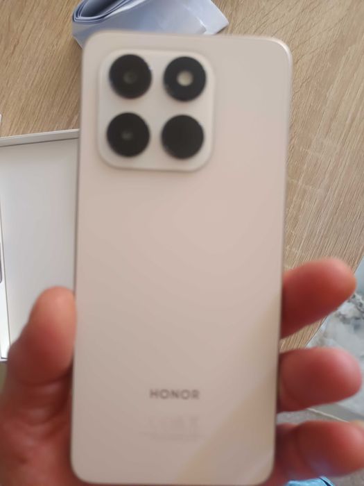 Telefon nou , nouț