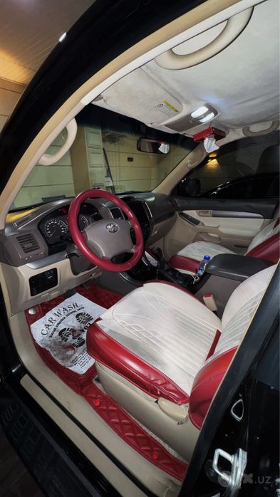 Продаётся Toyota Land Cruiser Prado 2008 года в чёрном цвете.