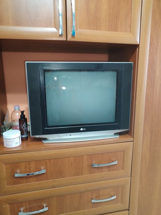 Продаётся телевизор