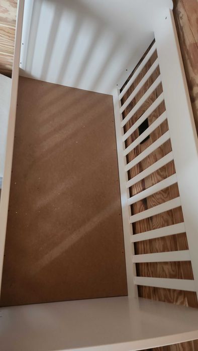 Дървена бебешка кошара