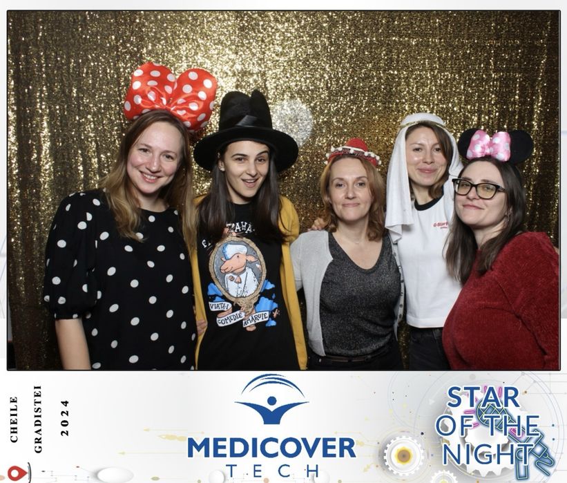 Cabina foto Bucuresti-divertisment-oglinda magica-evenimente-fum greu