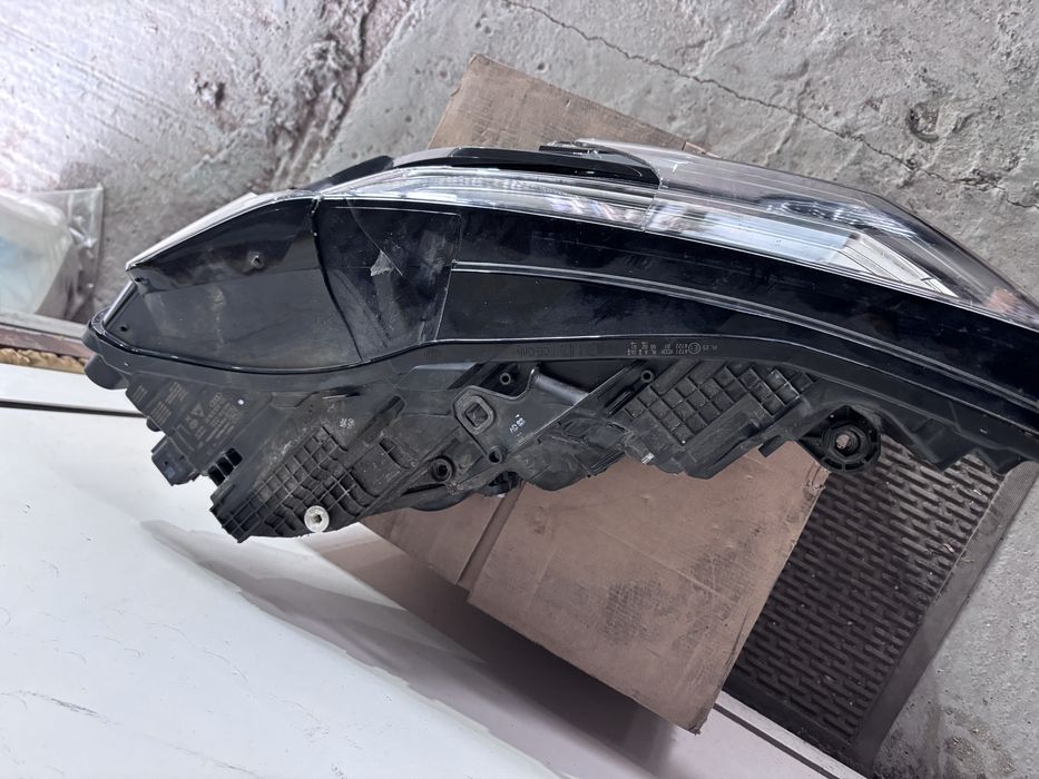 Ляв фар за Ауди А6 Ц8 фул лед Матрикс Audi A6 C8 Matrix 4KO.941.035