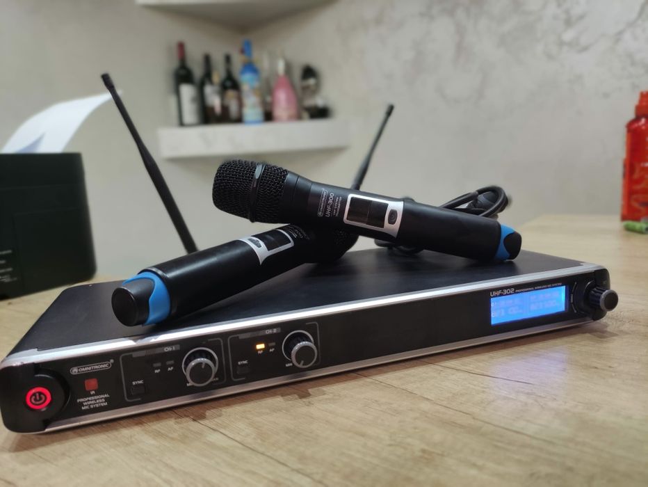 Vând microfoane wireless profesionale Omnitronic UHF-302
