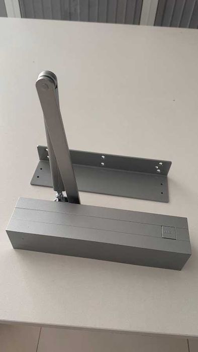 Автомат за врата  ASSA ABLOY – DC 240 с рамо - ножица