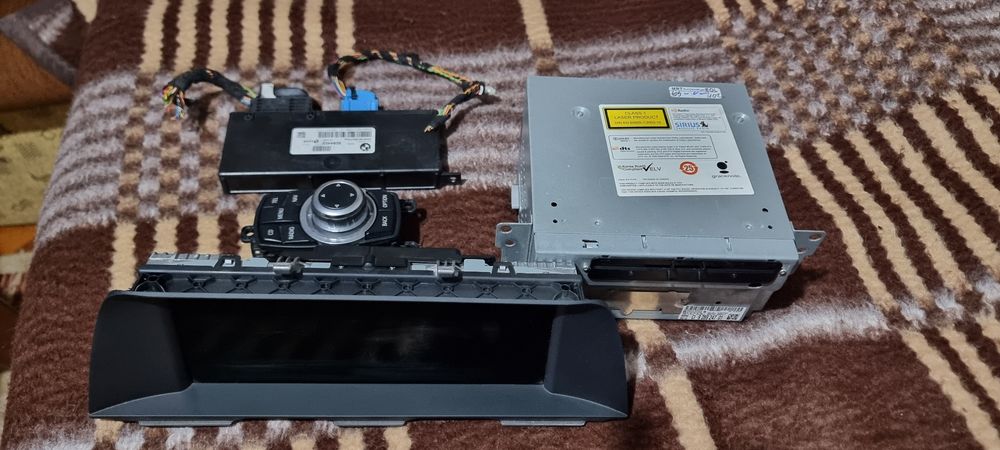 Продавам комплект навигация CIC bmw 2012