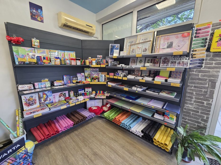 Стелажи за магазин