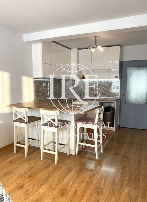 Продава се Двустаен апартамент в Варна, Цветен квартал - 65 кв.м за 2230 €/кв.м - Снимка #1