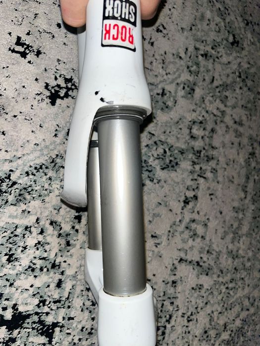 Рок шокс дарт старенькая