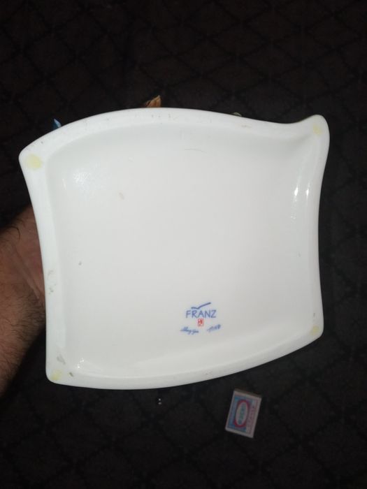 Продам фарфоровую вазу (Franz)