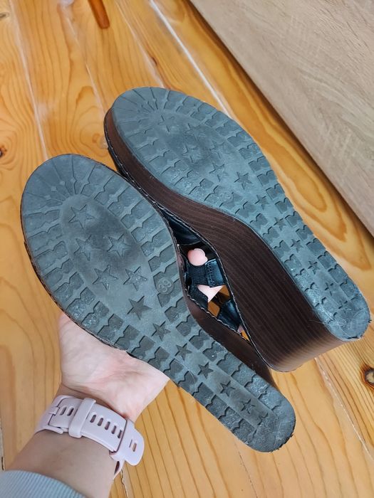 Дамски кожени сандали на платформа