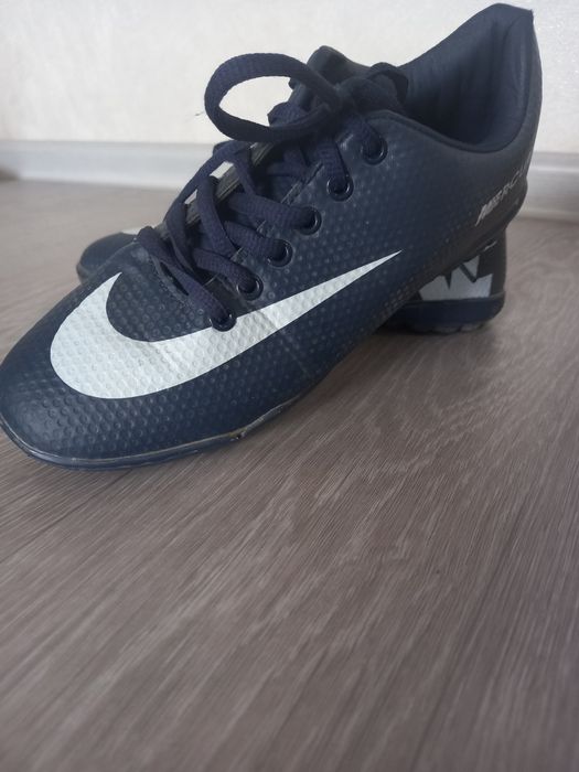 Продам бутцы почти новые