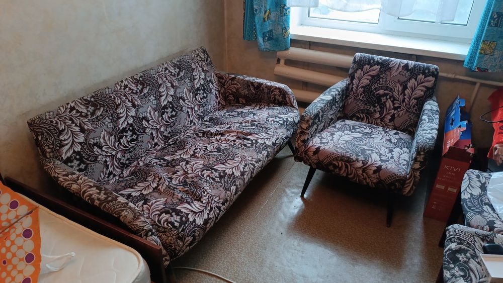 Диван и кресло, даром!