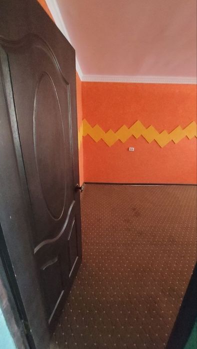 Продаётся дом в Ахангаране 4 микро 1этаж в хорошем 4район