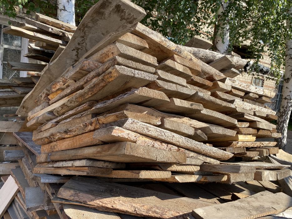 Доска необрезная 30, 25 длина 2-1м.