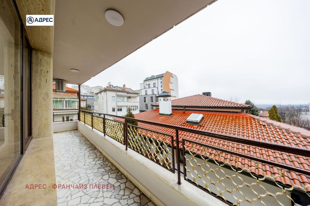 Мезонет в Плевен-Идеален център площ 171 цена 300000