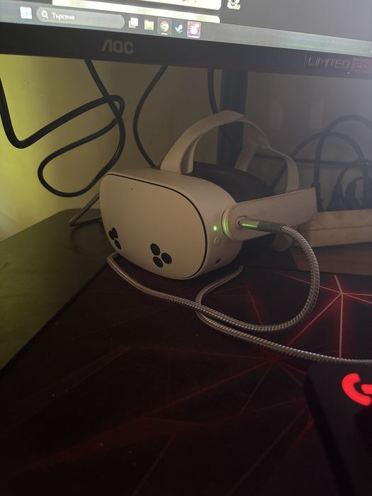 VR Oculus Meta Quest 3S с два контролера 128GB