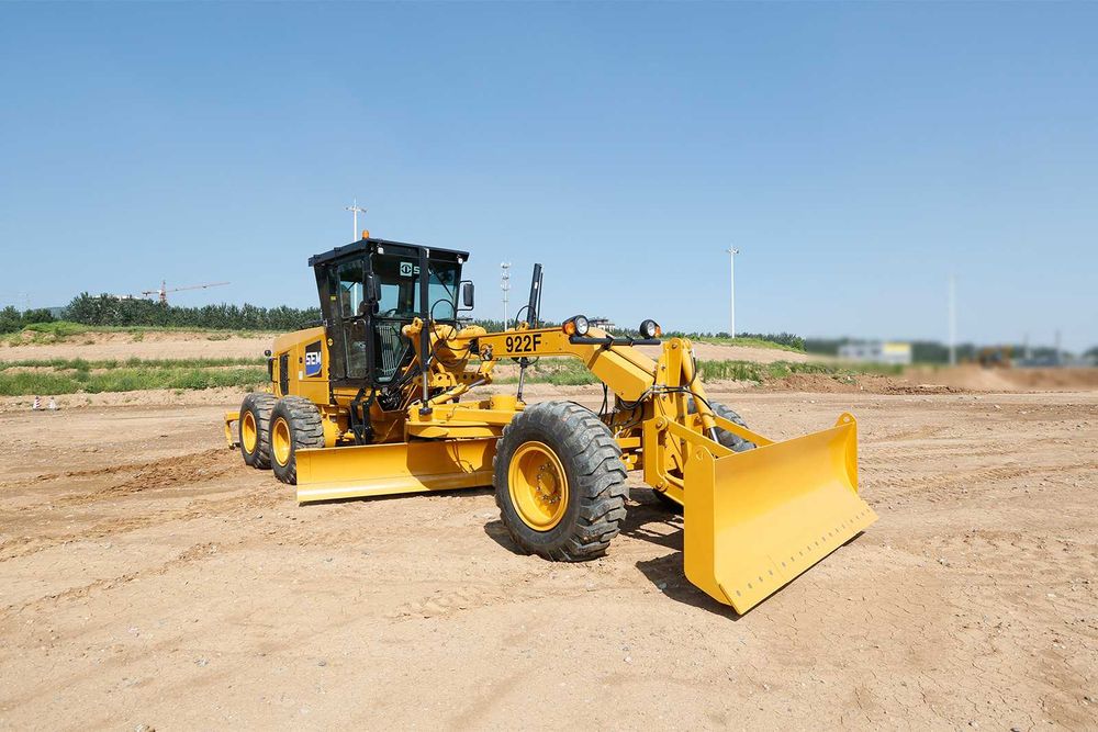 Автогрейдер SEM [922F AWD] 220лс / полный привод