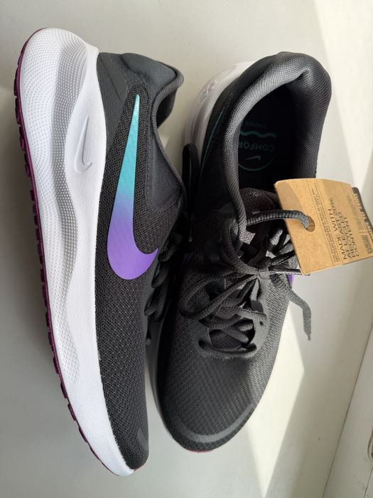 Кроссовки Nike размер 42