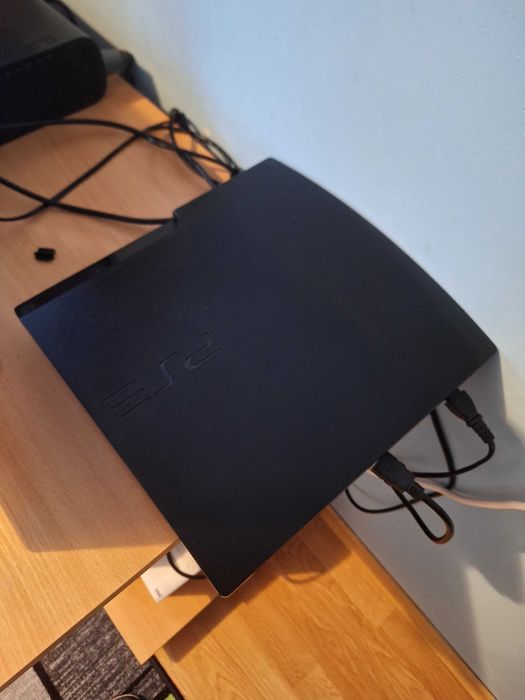 Ps3 slim 320 gb в перфектно състояние!