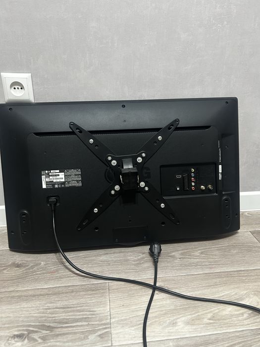 Телевизор LG ( не смарт )