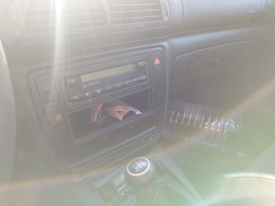 Продавам Пасат Б 5 1.6 101 На части