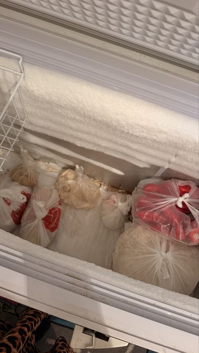 Продам морозильник большой