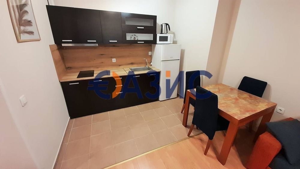 Продава се Двустаен апартамент в к.к. Слънчев бряг - 65 кв.м за 1085 €/кв.м - Снимка #8
