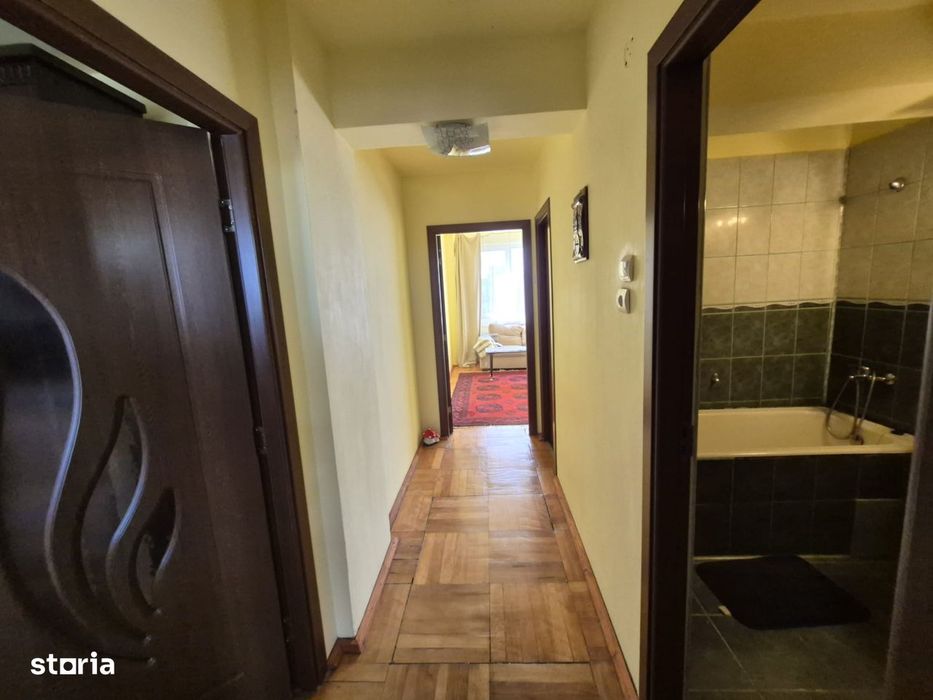 Apartament 3 camere, Ultracentral bloc Libelula, etaj intermediar