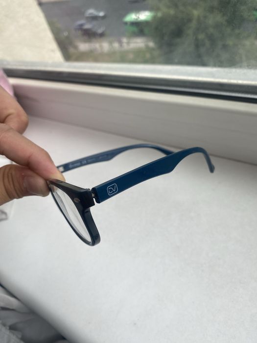 Оправы и солнце защитные очки