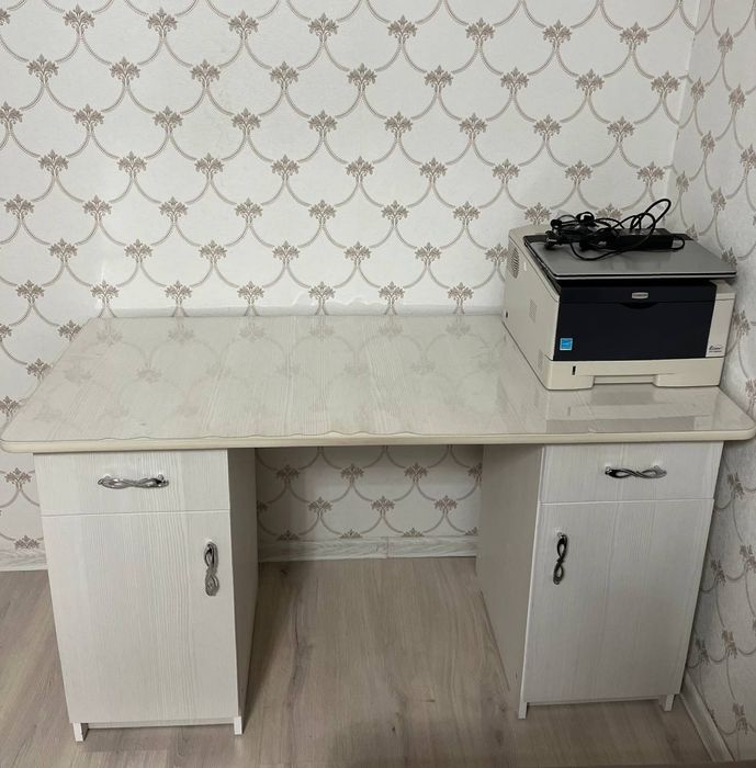 стол письменный, белый  торг