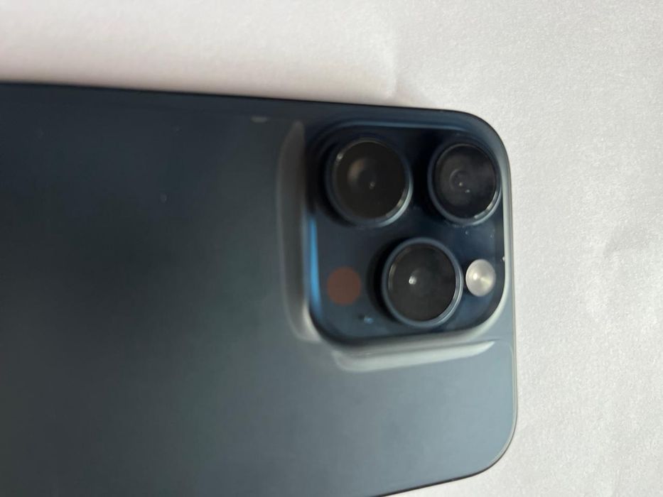 Продам айфон 15 про