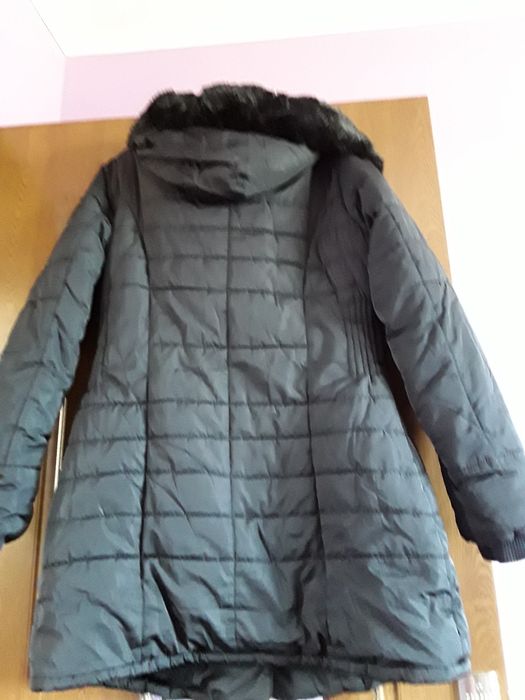 Vând Geacă Damă cu Glugă si Blăniță Mărimea XL