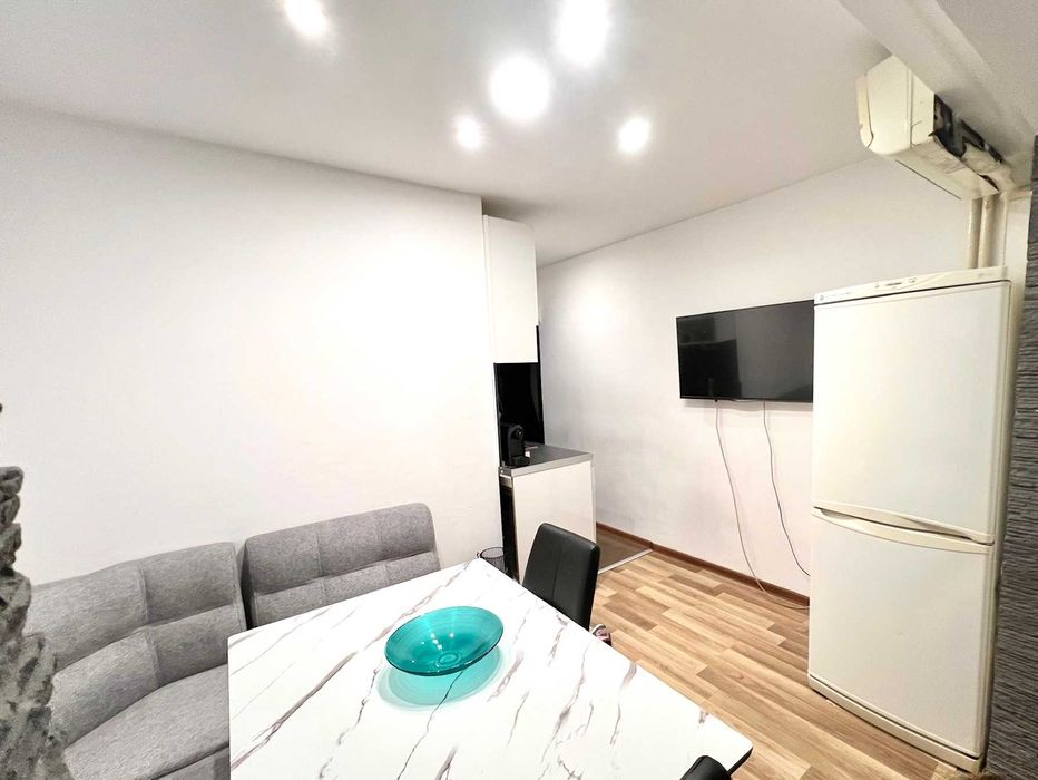 Дава се под наем Тристаен апартамент в Варна, Младост 1 - 70 кв.м за 500 € - Снимка #4