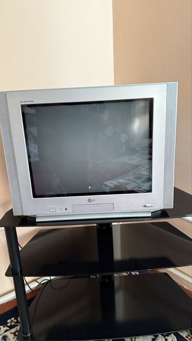 Телевизор подставкасымен сатылады. Жағдайы жақсы. Подставка как новый