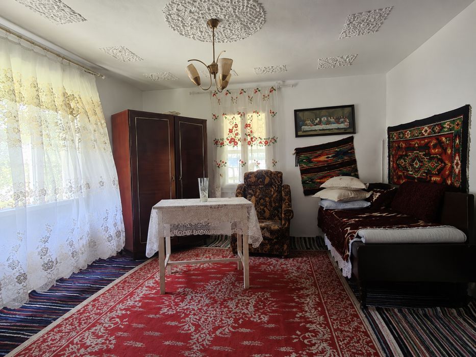 Casă de vânzare cu teren 1.640 mp – Sat Ferastrău, Comuna Oituz, jud. Bacău