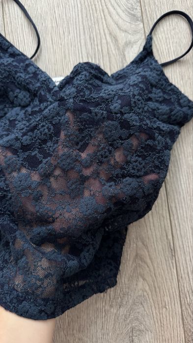 Четири женски потника Subdued и Zara
