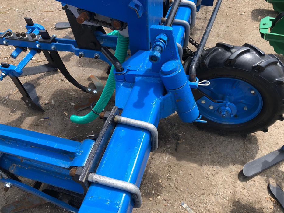 Piese Prasitoare / Cultivator 3 , 5 , 7 sectii cu fertilizare Mecanica Ceahlau Piatra Neamt