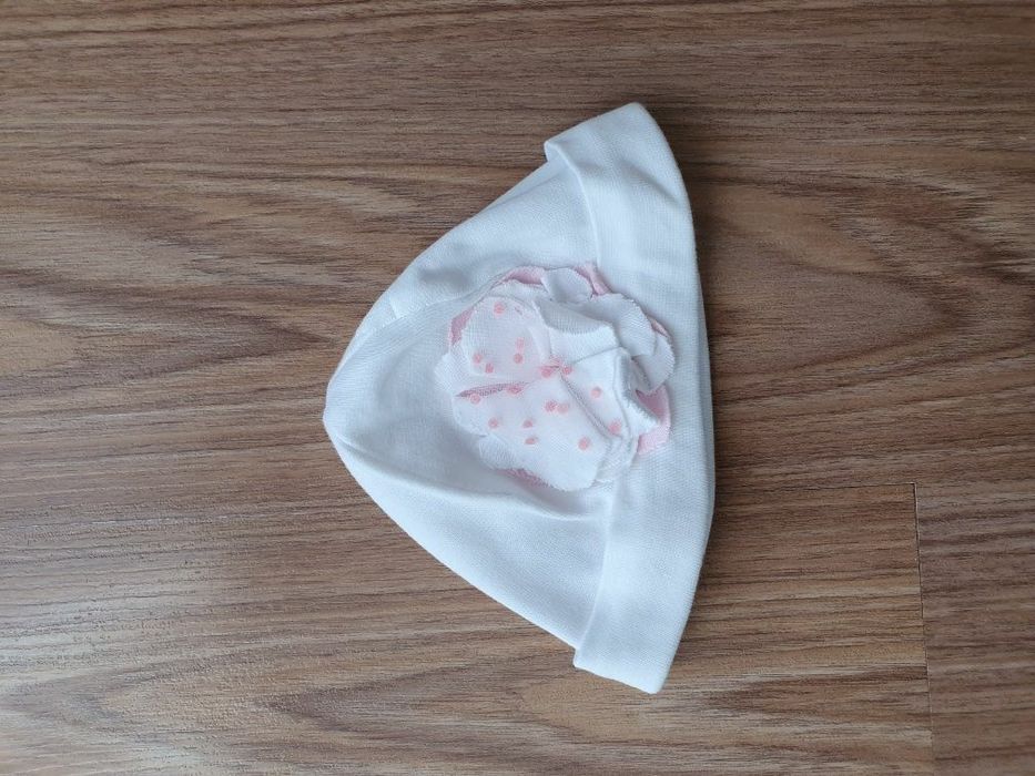 Лот летни шапчици на Mayoral,Okaidi; Benetton и др.